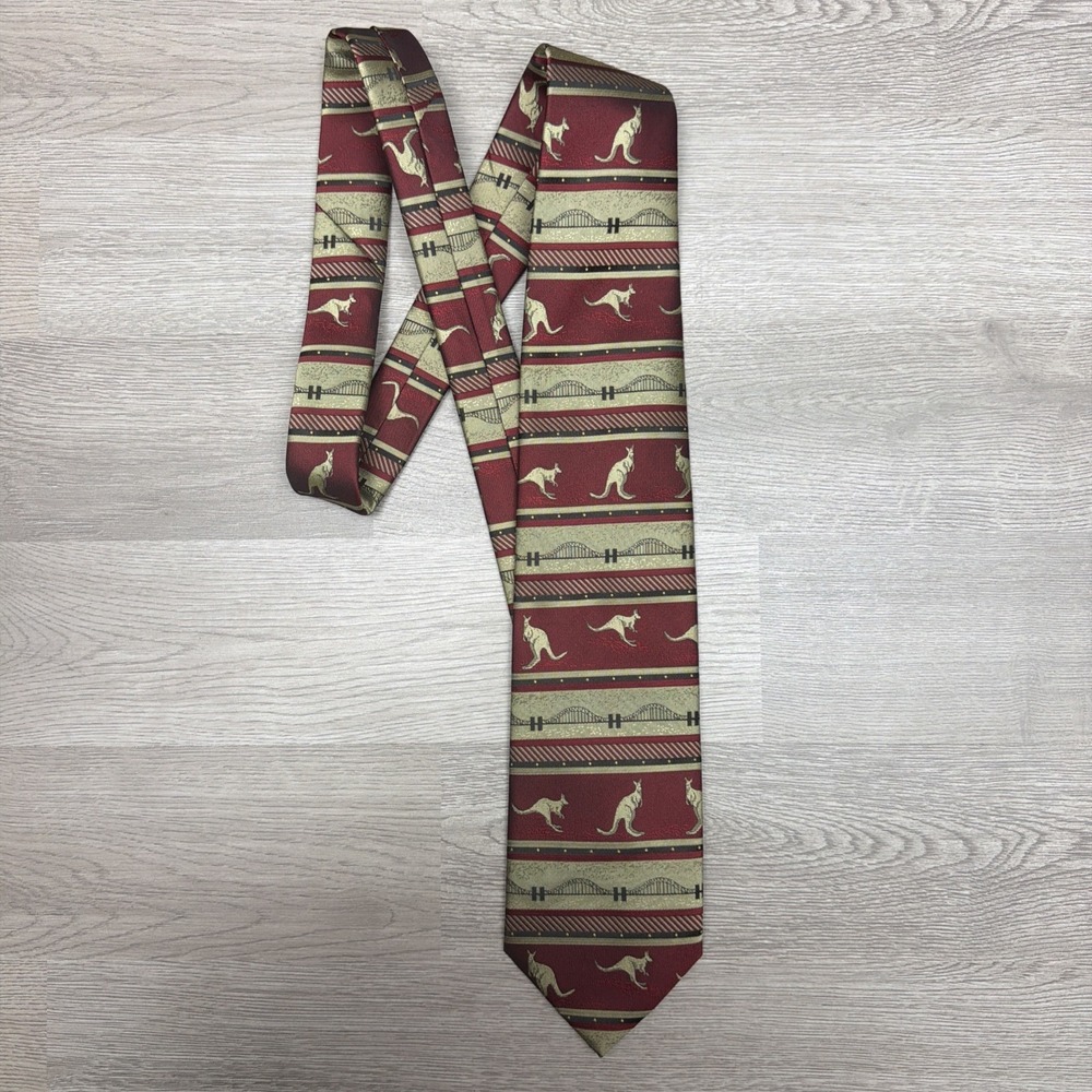 Bright Australia Sy Atong Co Neck Tie Vintage Novelty Kangaroo Pattern 57 Inches